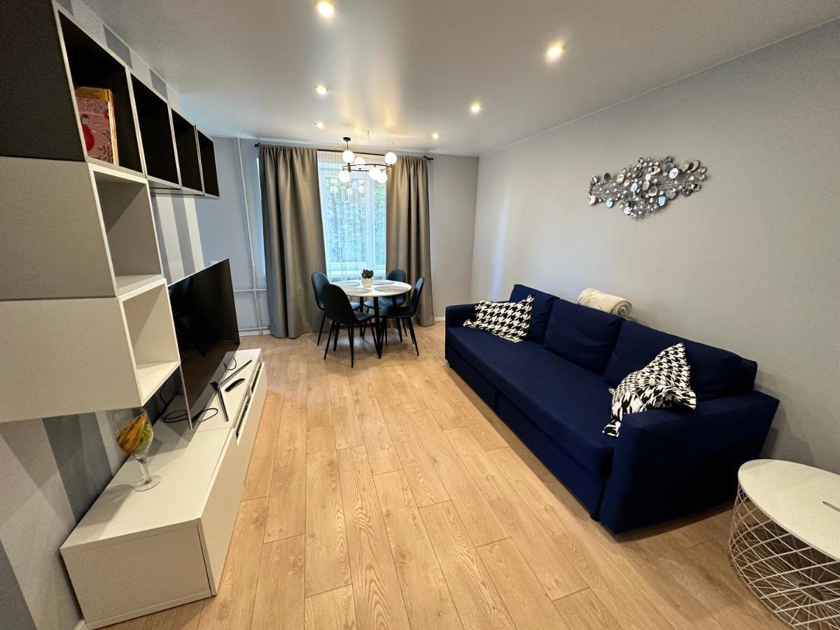 Parkside Escape: Stylish 1-Br Lägenhet Riga Exteriör bild