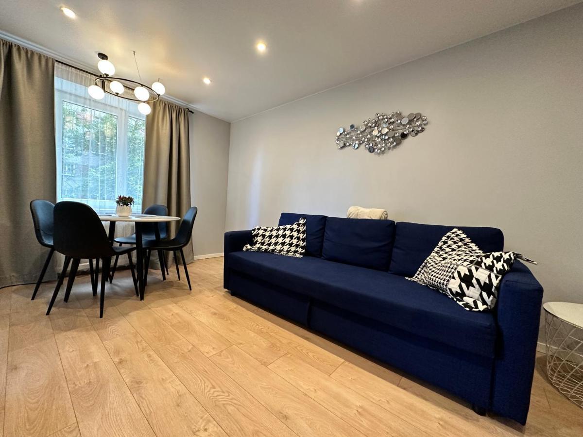 Parkside Escape: Stylish 1-Br Lägenhet Riga Exteriör bild