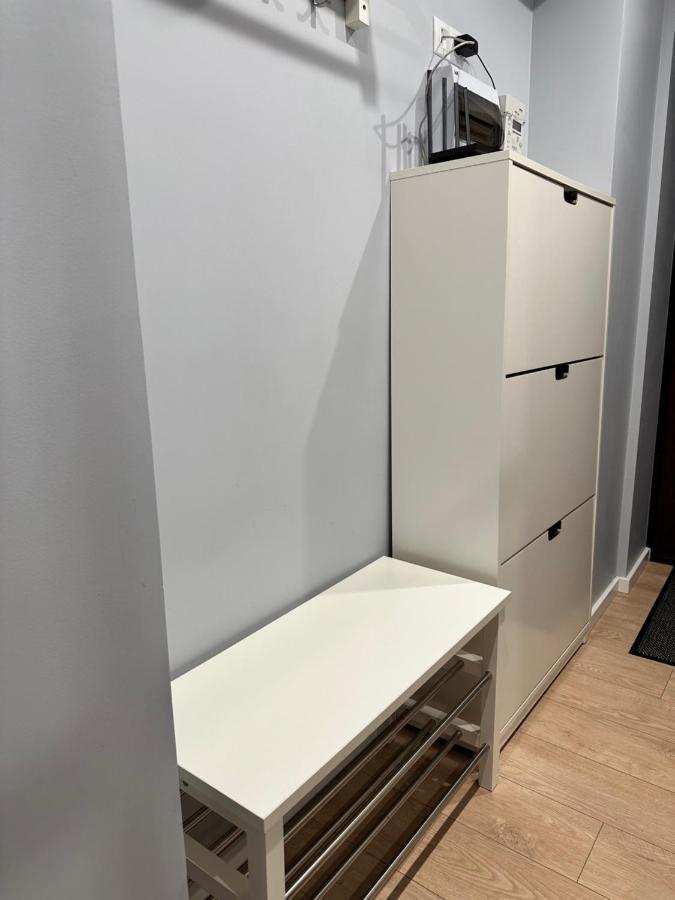 Parkside Escape: Stylish 1-Br Lägenhet Riga Exteriör bild