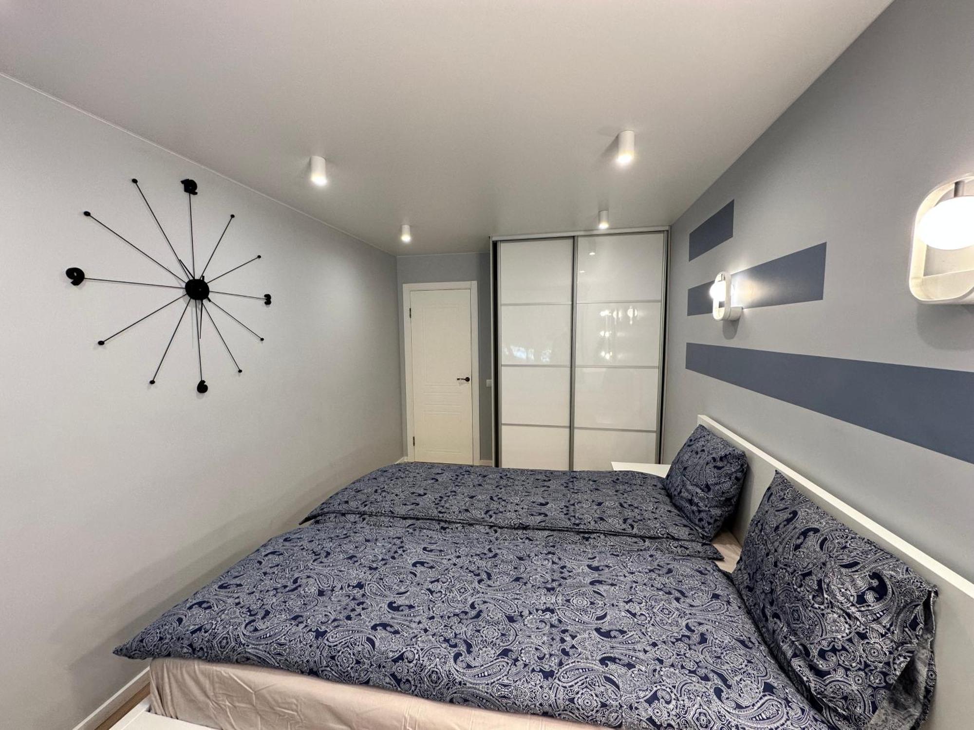 Parkside Escape: Stylish 1-Br Lägenhet Riga Exteriör bild
